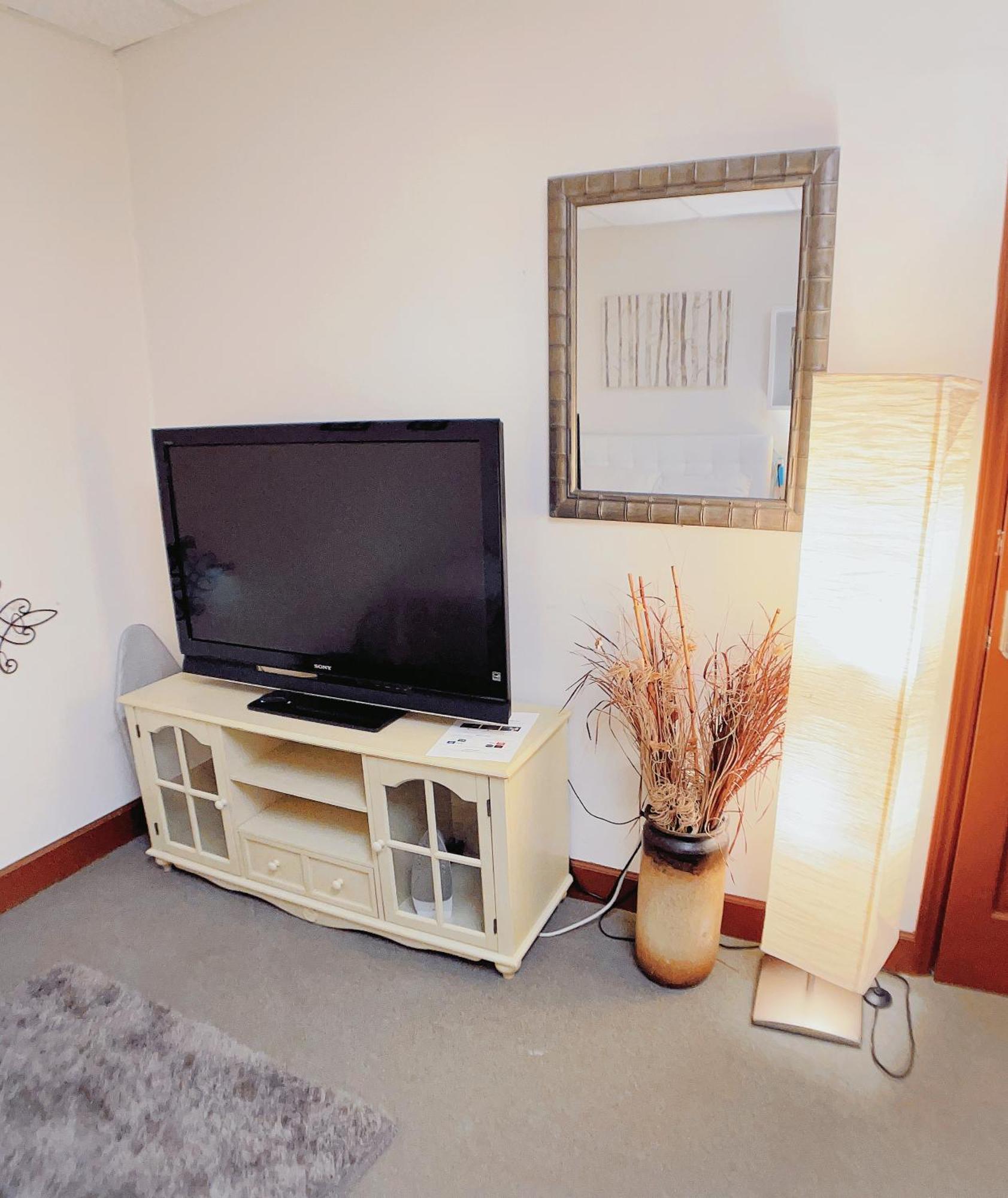 Uptown Area, Cozy King Suite, Quiet And Private, Free Parking, Walk To Restaurants Charlotte Exterior foto